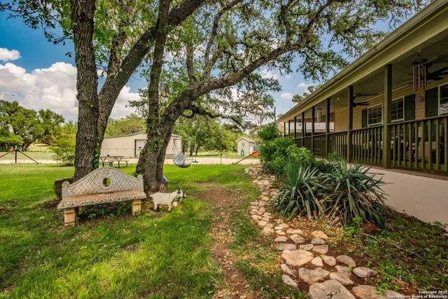 $385,000 | 26701 Fm 470, Utopia, TX 78884