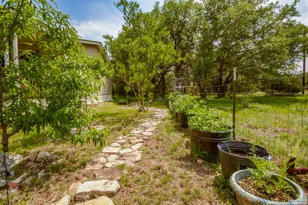 $359,000 | 26701 Fm 470, Utopia, TX 78884