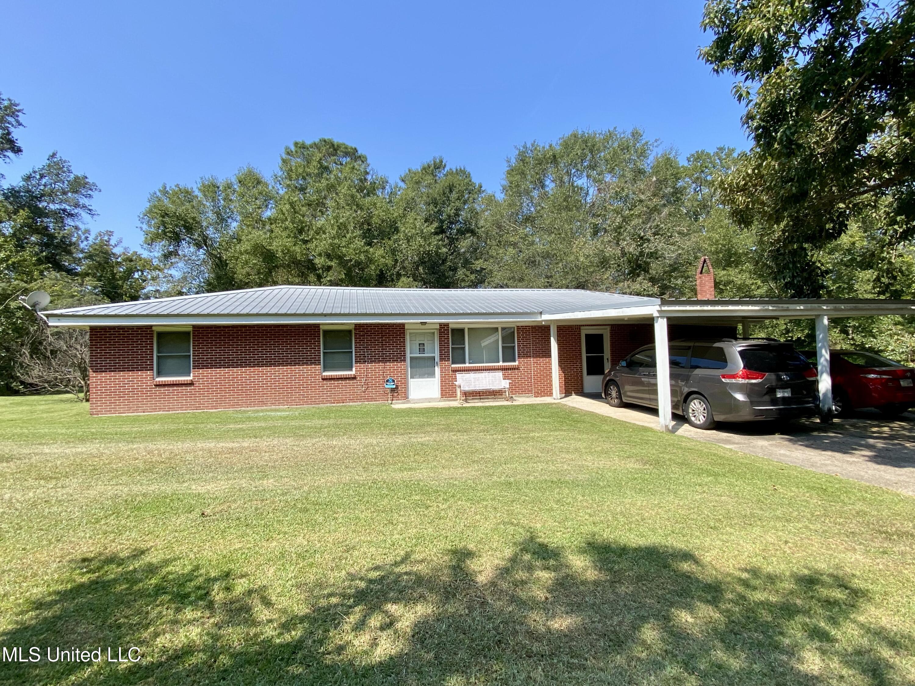 402 Grover Barrett Road Picayune, MS 39466 - Photo 1 of 33 Main Photo