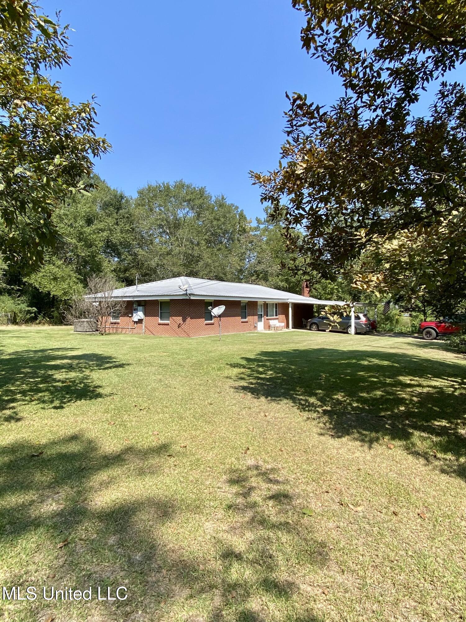 402 Grover Barrett Road Picayune, MS 39466 - Photo 2 of 33 2, IMG_5637