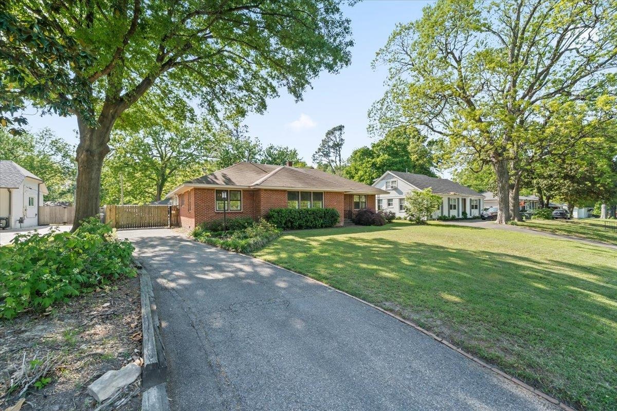 69 North White Station Road Memphis, TN 38117 - Photo 3 of 34 Gallery Image 3