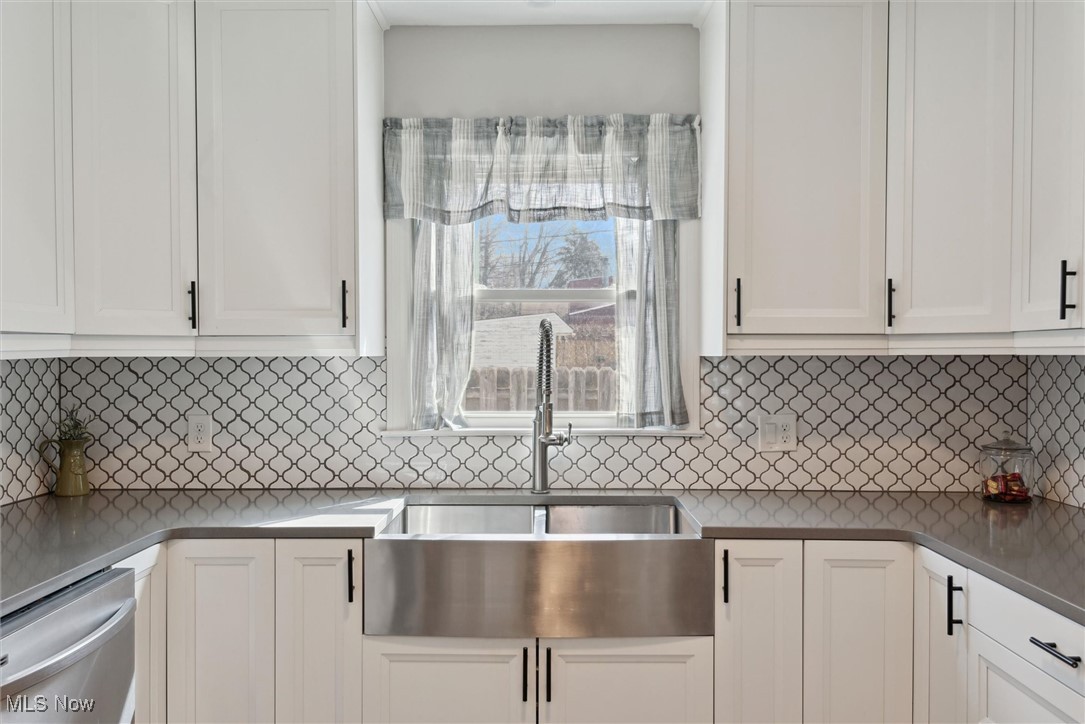 1907 Wrenford Road Cleveland, OH 44121 - Photo 13 of 34 Gallery Image 13