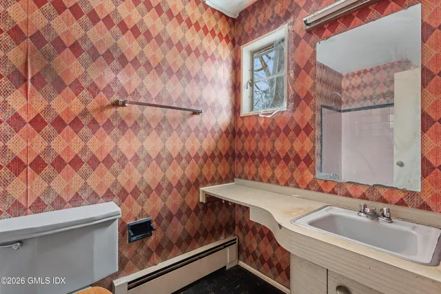 $850,000 | 105 Glenville Street, Greenwich, CT 06831