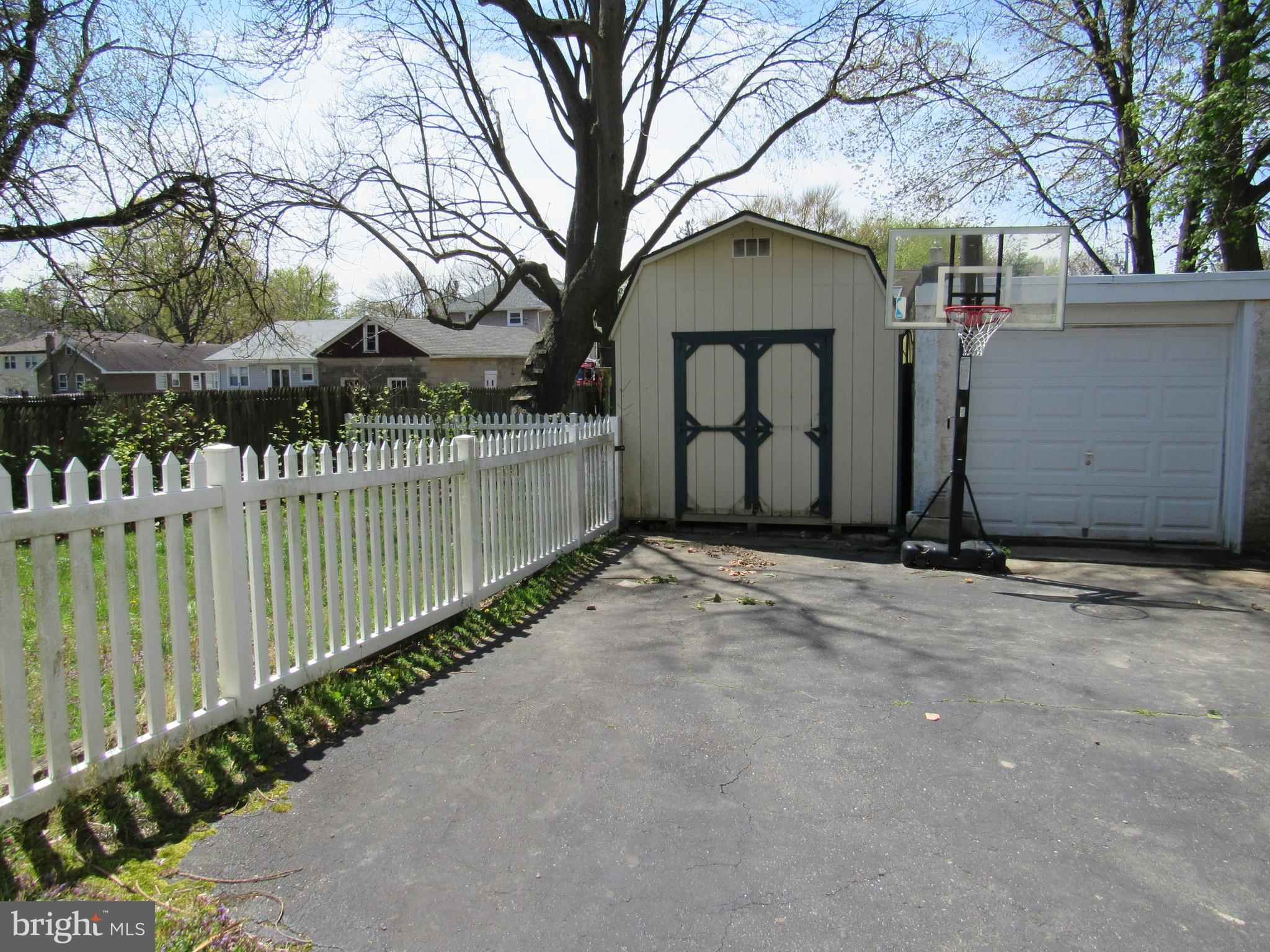 236 Parham Road Springfield, PA 19064 - Photo 3 of 28