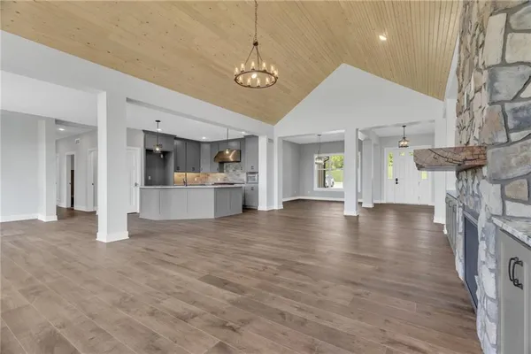 $859,000 | 2017 Vilas Street, Leavenworth, KS 66048