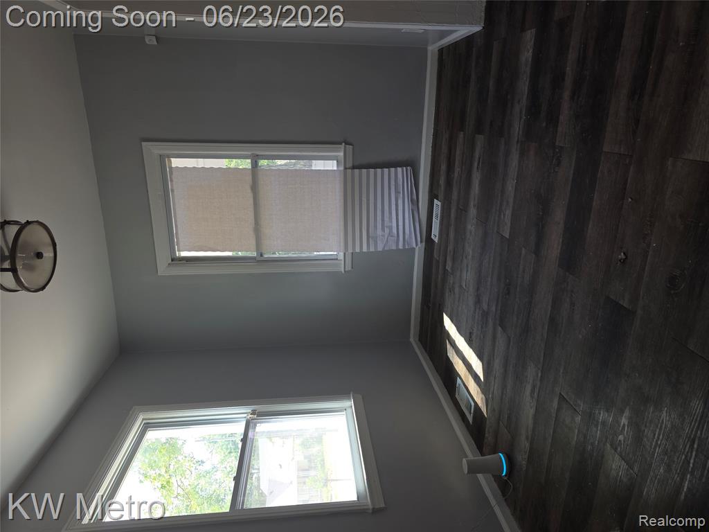 19350 Huntington Road Detroit, MI 48219 - Photo 4 of 16