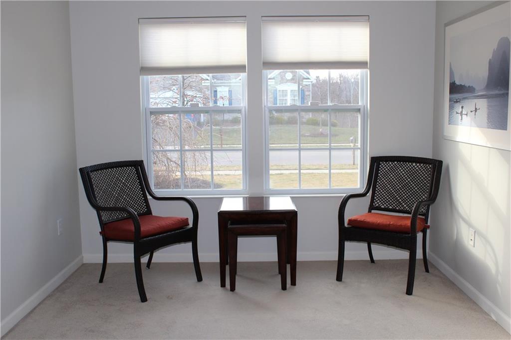 511 Blue Ridge Drive Coraopolis, PA 15108 - Photo 6 of 24 Living room