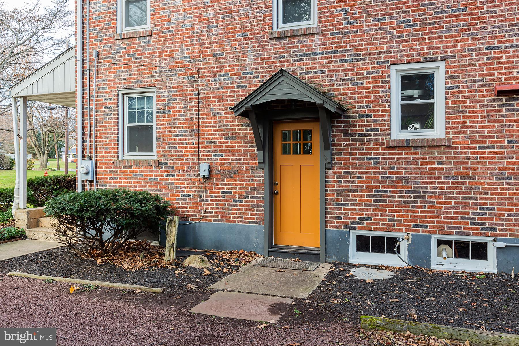 1603 Butter Road Lancaster, PA 17601 - Photo 5 of 70