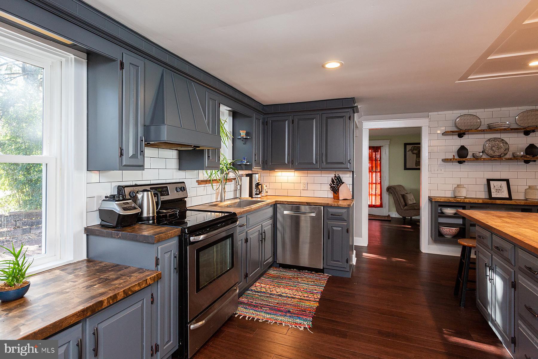 1603 Butter Road Lancaster, PA 17601 - Photo 6 of 70