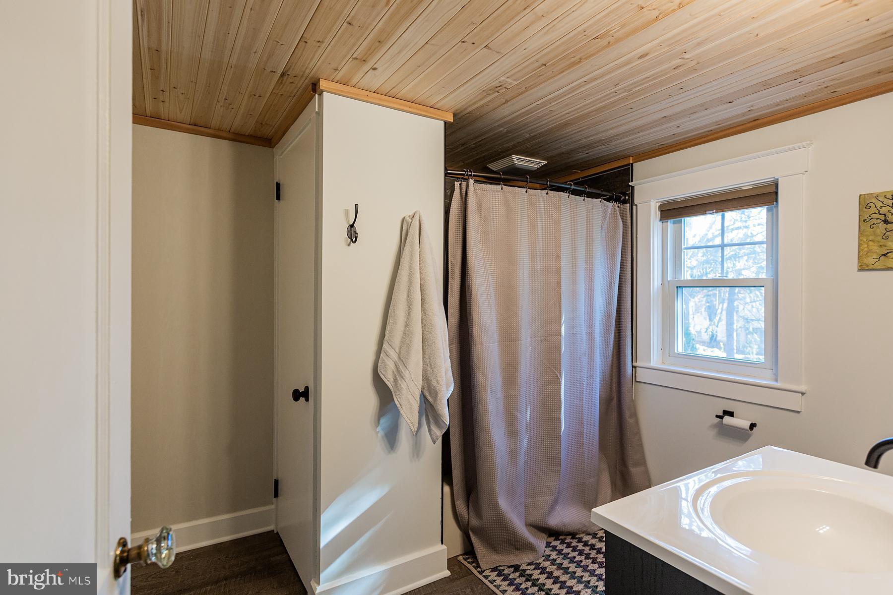 1603 Butter Road Lancaster, PA 17601 - Photo 59 of 70 Hall Bathroom