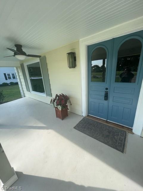 205 West Dalton Road King, NC 27021 - Photo 3 of 21 Entry Way