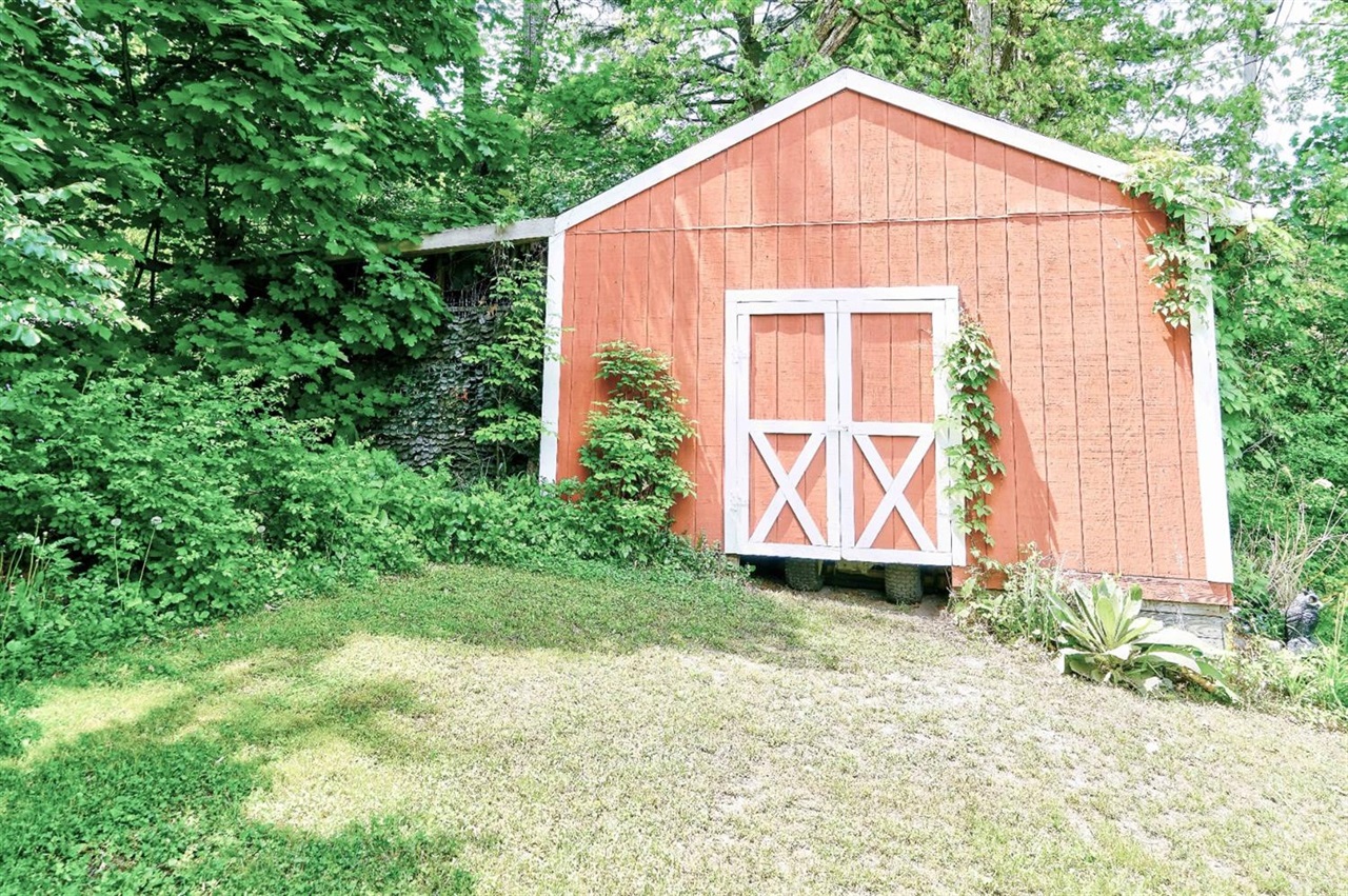 8235 North Territorial Road Dexter, MI 48130 - Photo 6 of 59