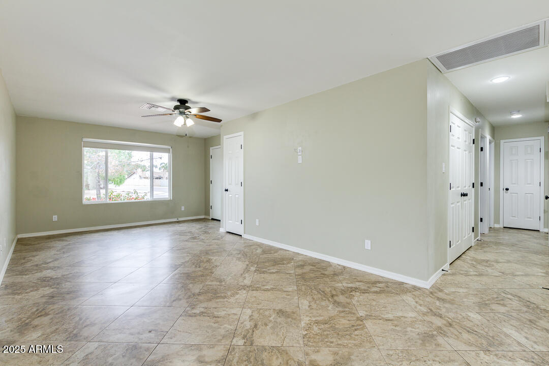 1968 East Del Rio Drive Tempe, AZ 85282 - Photo 3 of 25 05-Delrio