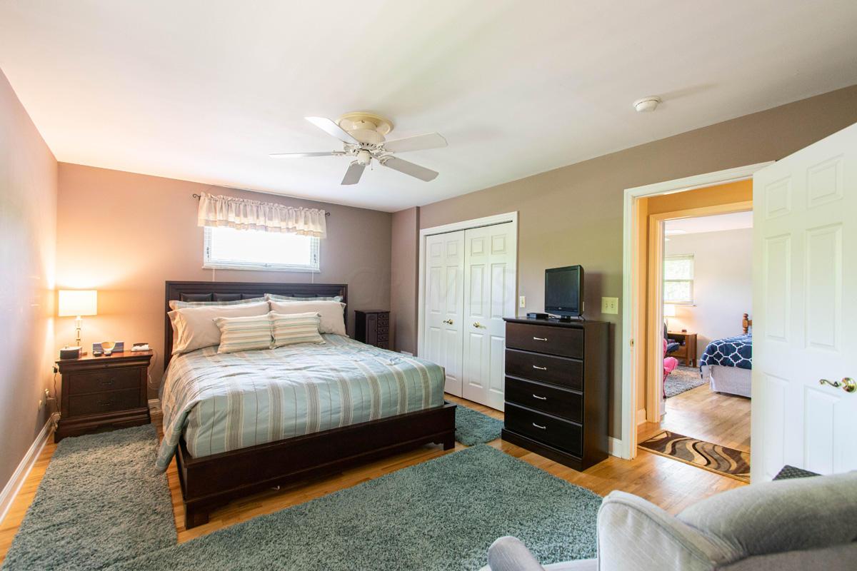 2212 Buckley Road Columbus, OH 43220 - Photo 17 of 30
