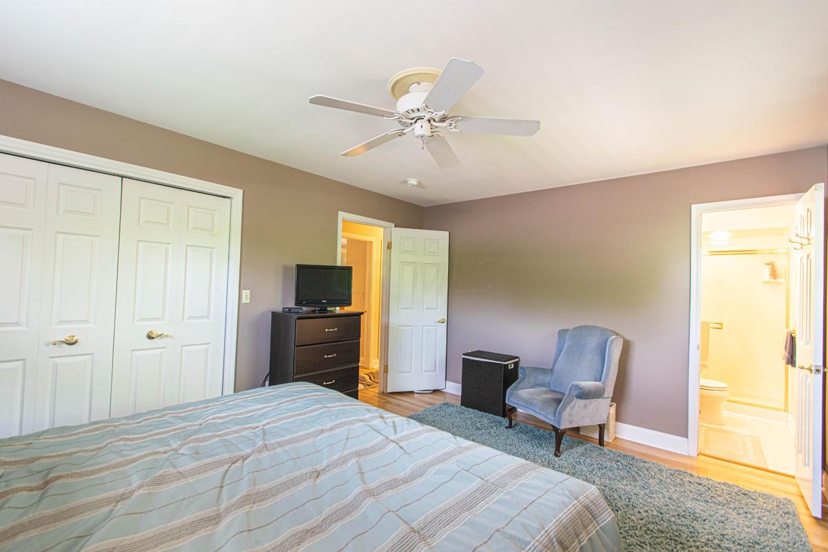 2212 Buckley Road Columbus, OH 43220 - Photo 19 of 30