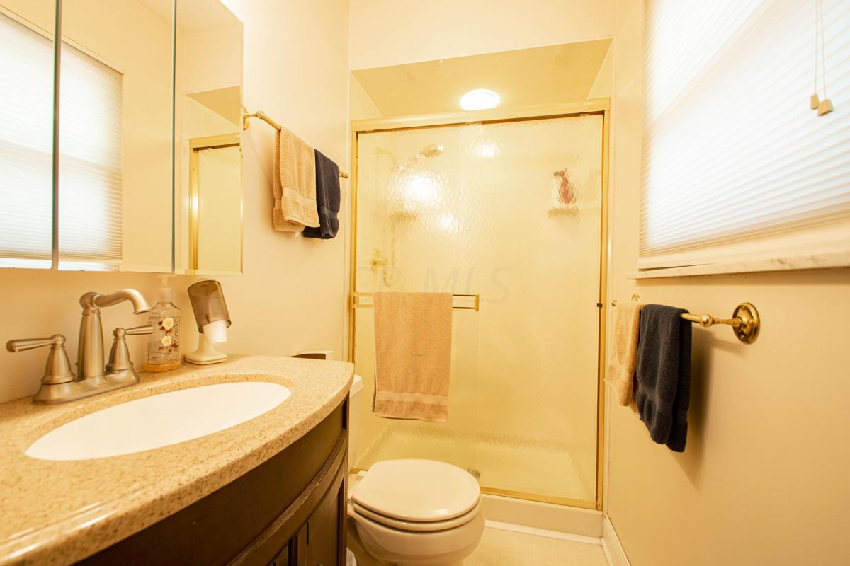2212 Buckley Road Columbus, OH 43220 - Photo 20 of 30