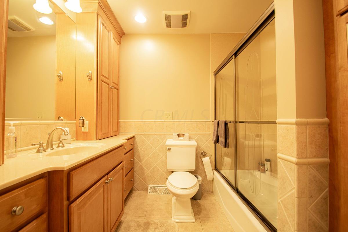 2212 Buckley Road Columbus, OH 43220 - Photo 21 of 30