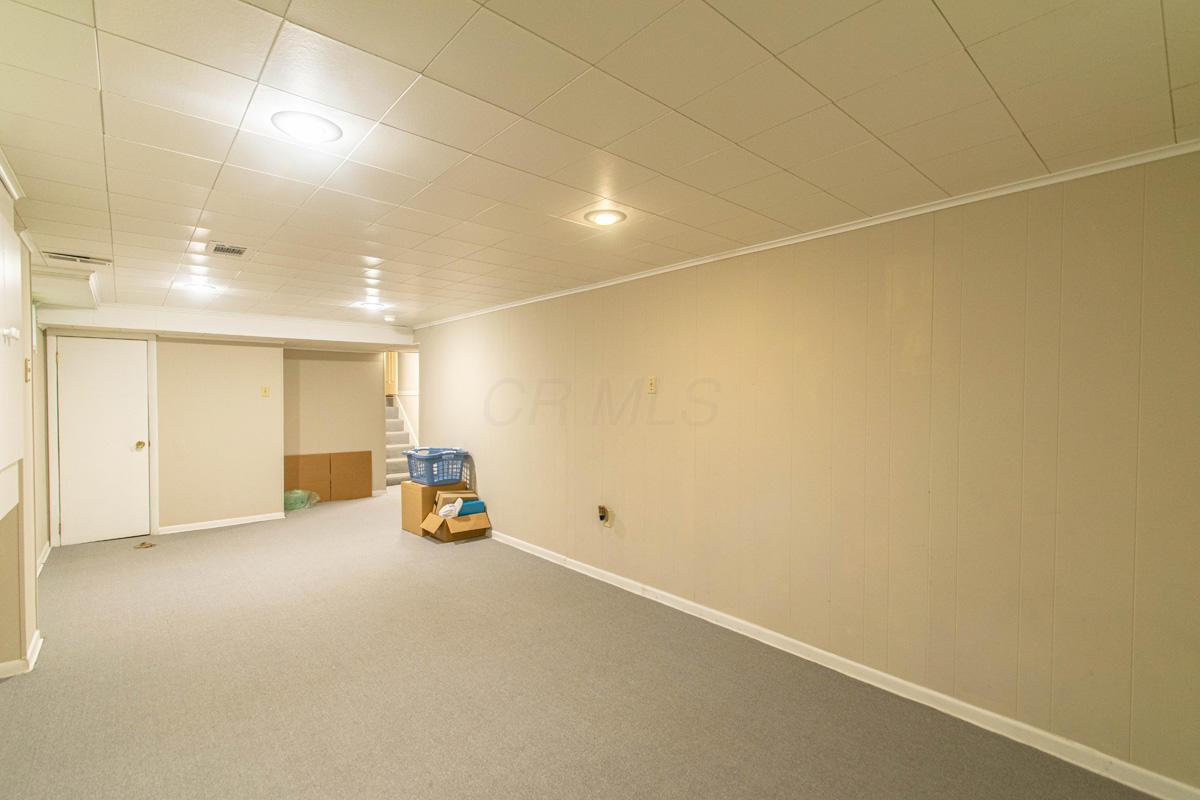 2212 Buckley Road Columbus, OH 43220 - Photo 24 of 30