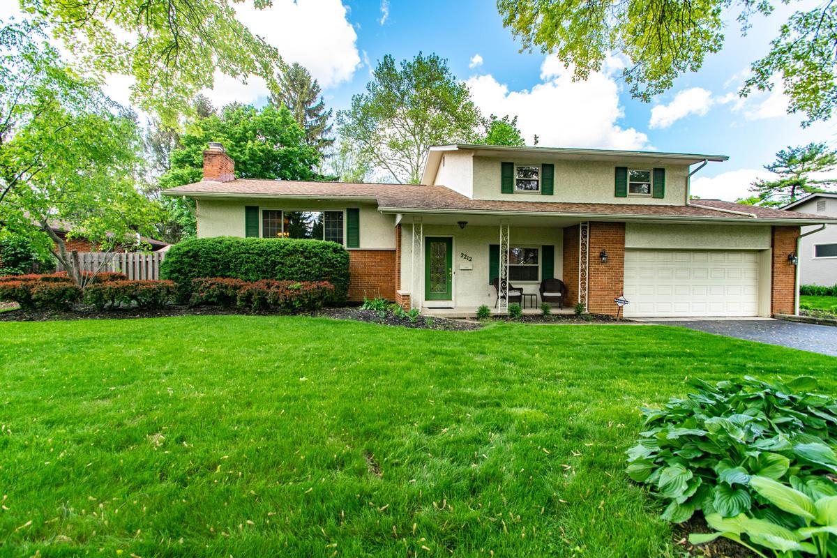 2212 Buckley Road Columbus, OH 43220 - Photo 4 of 30