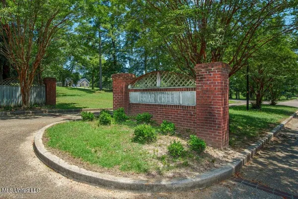 $1,249,000 | 0 Briar Creek Circle, Laurel, MS 39440