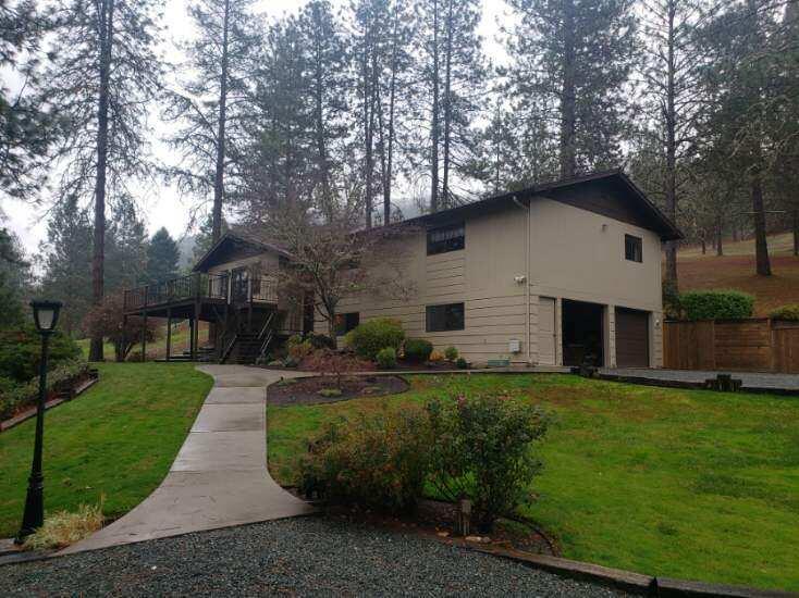 700 Wards Creek Road Rogue River, OR 97537 - Photo 2 of 4 Resized952021110595150821