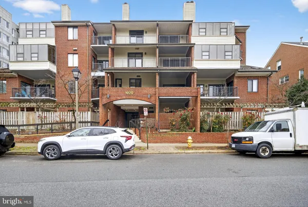 $1,750 | 1020 North Stafford Street, Unit 203, Arlington, VA 22203