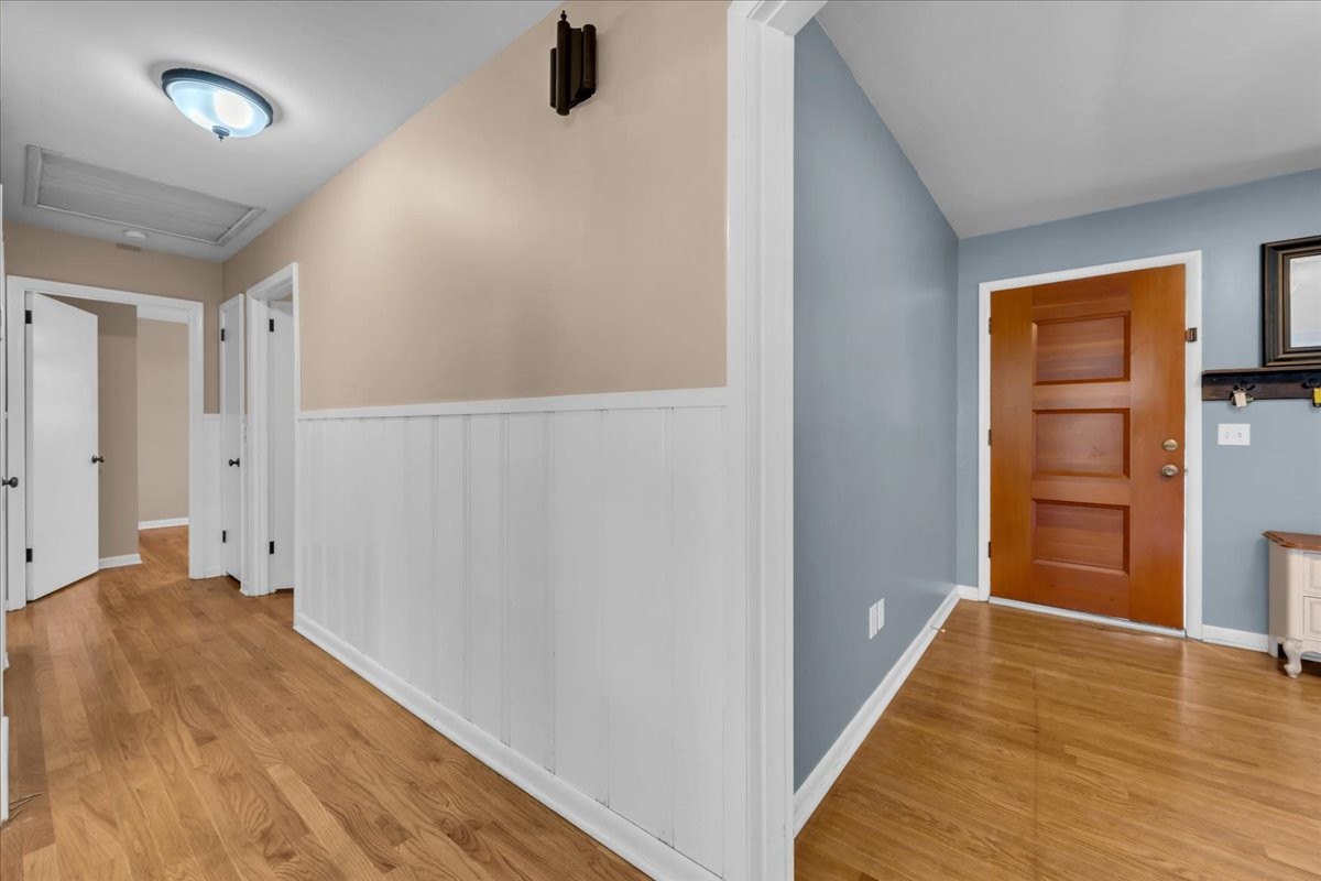 902 Sycamore Drive Manchester, TN 37355 - Photo 19 of 51 a view of a hallway with wooden floor
