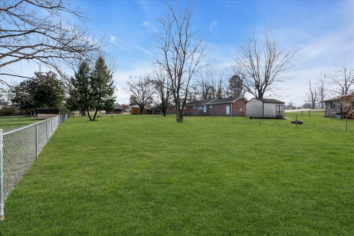 902 Sycamore Drive Manchester, TN 37355 - Photo 41 of 51 a view of a tree in front of a house