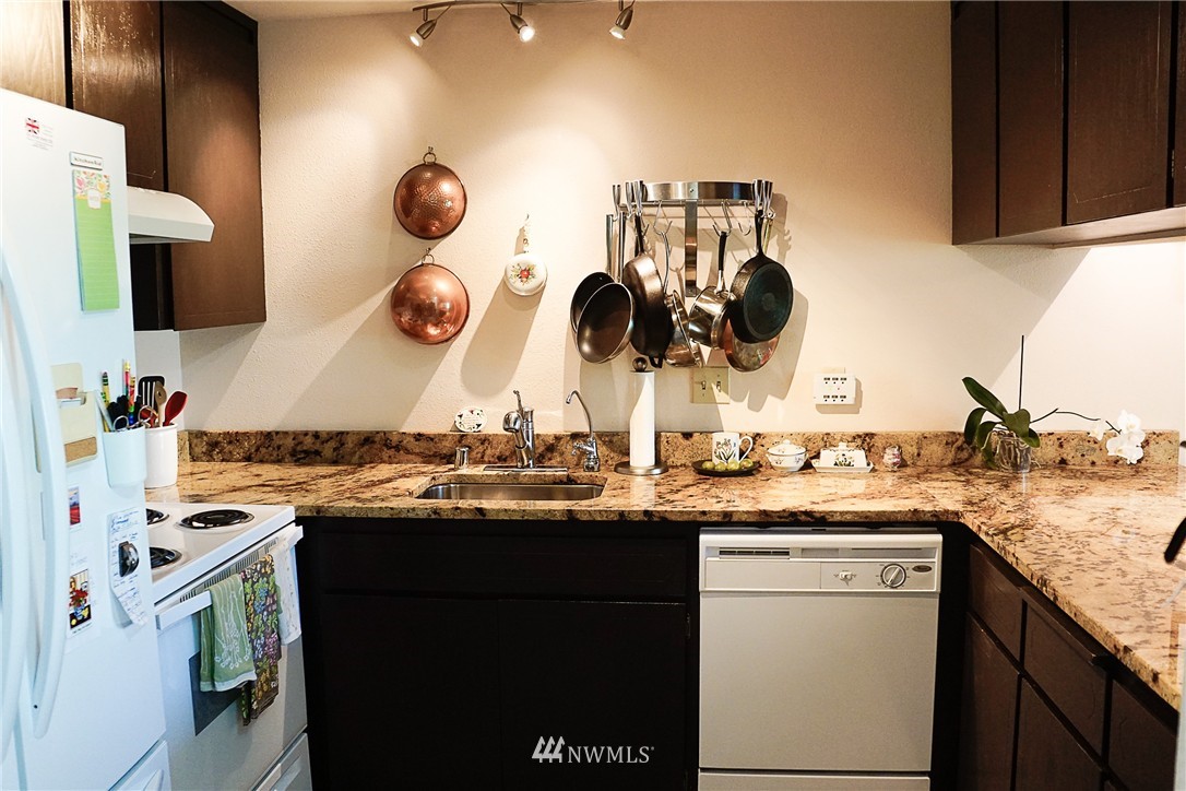21515 4th Avenue West, Unit A74 Bothell, WA 98021 - Photo 5 of 14