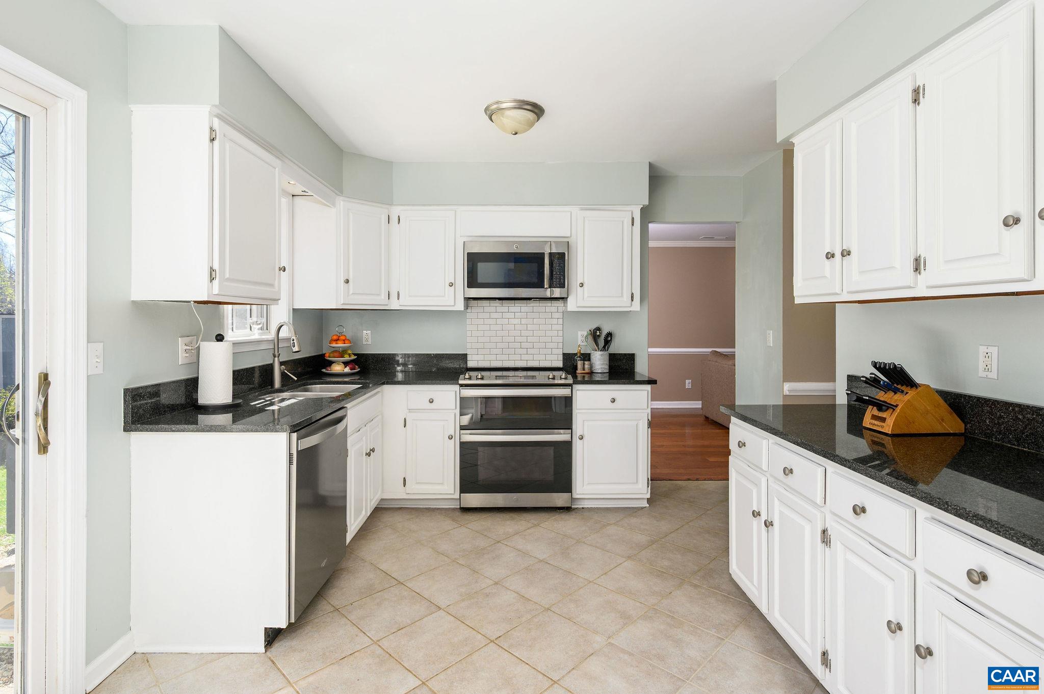 334 North Bennington Road Charlottesville, VA 22901 - Photo 11 of 38
