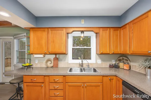 $380,000 | 2549 Rockhill Drive Northeast, Grand Rapids, MI 49525
