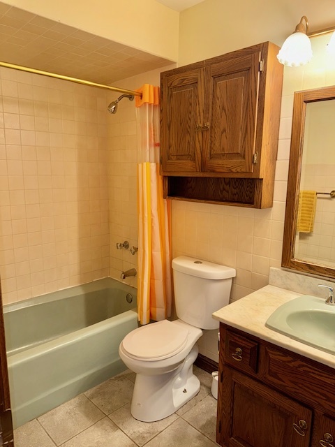 3360 West 184th Street, Unit 3W Homewood, IL 60430 - Photo 16 of 16 a bathroom with a sink a toilet and shower