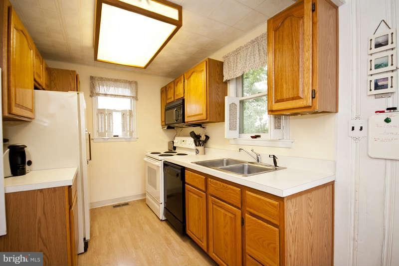 1747 Wycliffe Road Baltimore, MD 21234 - Photo 12 of 30 Kitchen