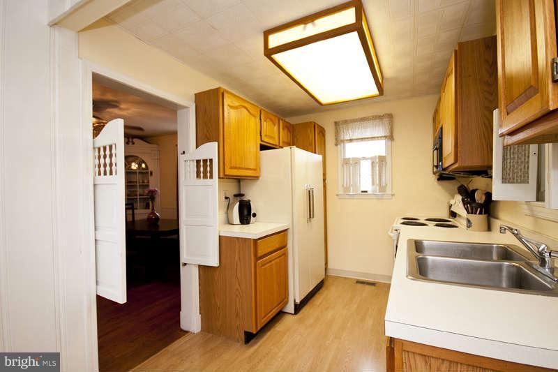 1747 Wycliffe Road Baltimore, MD 21234 - Photo 13 of 30 Kitchen