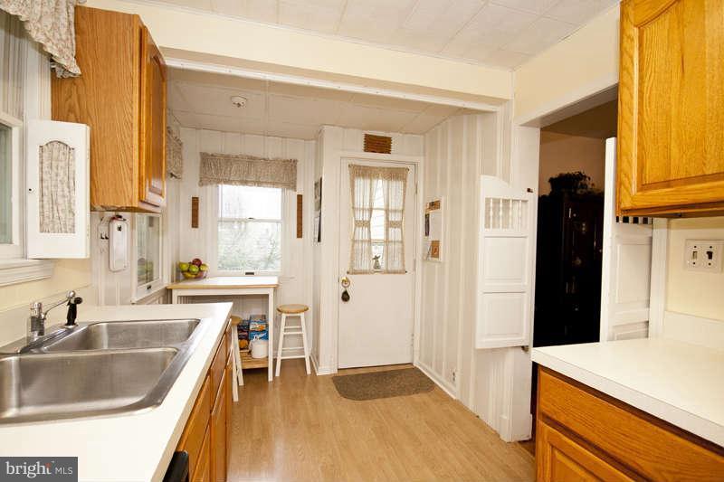 1747 Wycliffe Road Baltimore, MD 21234 - Photo 14 of 30 Kitchen