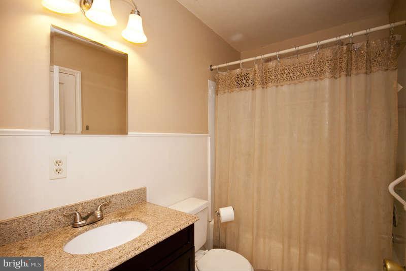 1747 Wycliffe Road Baltimore, MD 21234 - Photo 15 of 30 Bath