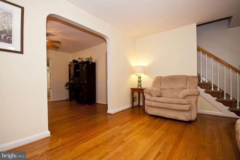 1747 Wycliffe Road Baltimore, MD 21234 - Photo 7 of 30 Living Room