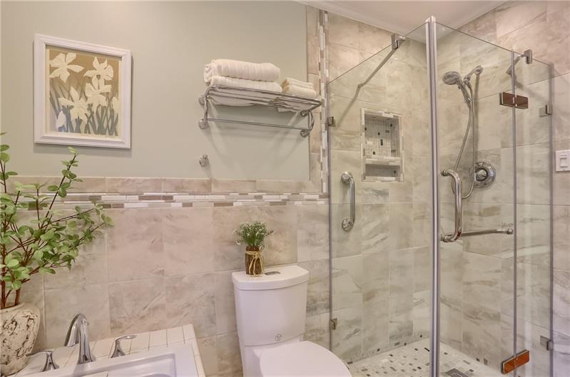 227 Seegar Road Pittsburgh, PA 15241 - Photo 10 of 16 Gallery Image 10