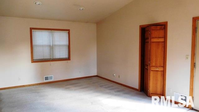 3205 North 3rd Street Clinton, IA 52732 - Photo 15 of 16 Gallery Image 15
