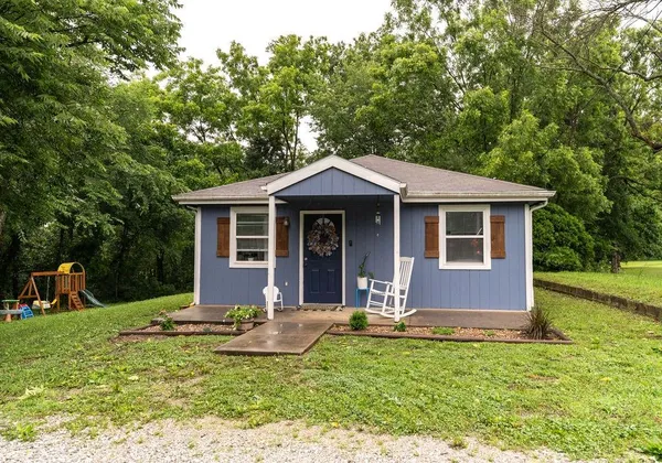 $190,000 | 301 North W Graham Road, Urich, MO 64788