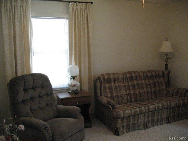 1144 Roslyn Road Grosse Pointe, MI 48236 - Photo 7 of 10 1Bedroom