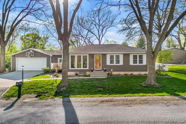 $298,500 | 3 North High Street, Smithton, IL 62285