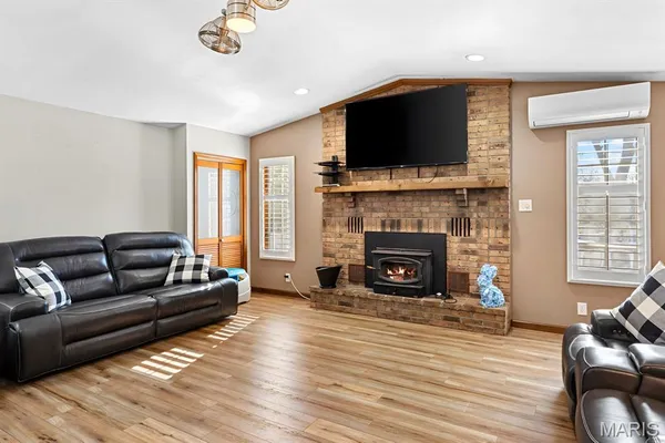 $298,500 | 3 North High Street, Smithton, IL 62285