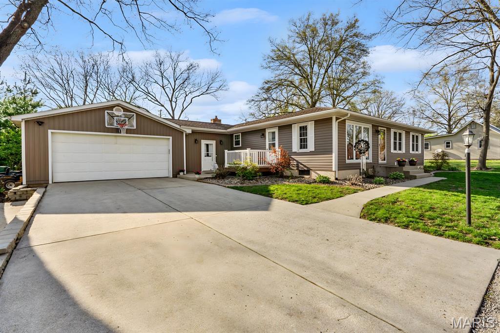 3 North High Street Smithton, IL 62285 - Photo 2 of 64