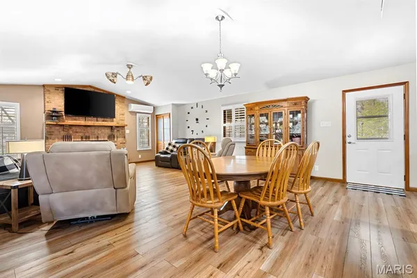 $298,500 | 3 North High Street, Smithton, IL 62285