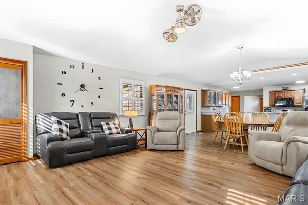 $298,500 | 3 North High Street, Smithton, IL 62285