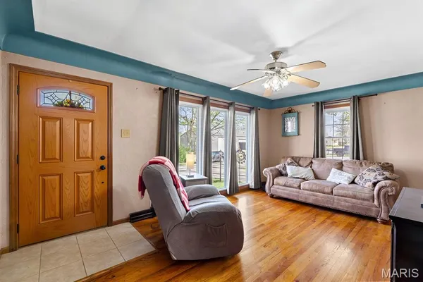 $298,500 | 3 North High Street, Smithton, IL 62285