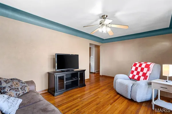 $298,500 | 3 North High Street, Smithton, IL 62285