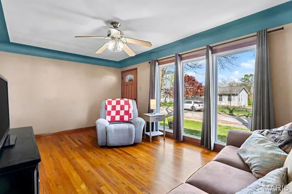 $298,500 | 3 North High Street, Smithton, IL 62285