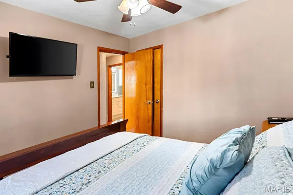 $298,500 | 3 North High Street, Smithton, IL 62285